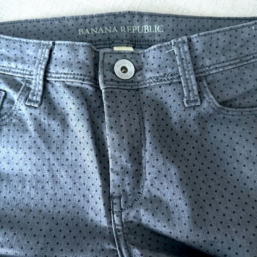 SKinny Banana Republic 28P Polka dots 77% Cotton 21% Poly 2% Spandex